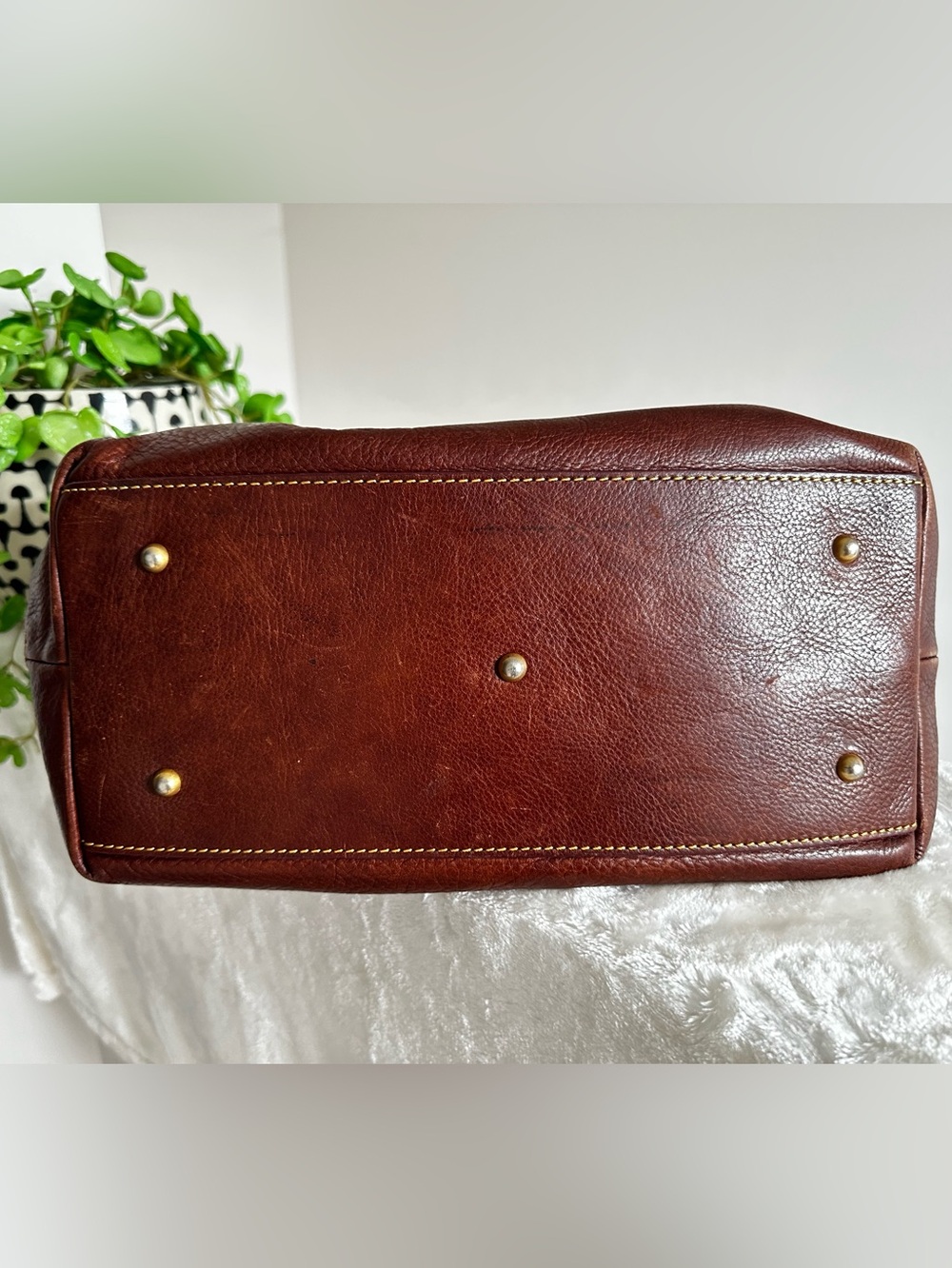 Dooney & Bourke Large Zip Chestnut Florentine Barlow Bag - Picture 11 of 12